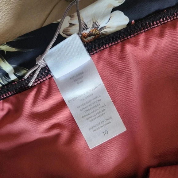 Everyday Sunday Bikini Set Sweamwear Black Floral top size 12 bottom  size 10 - Picture 8 of 8